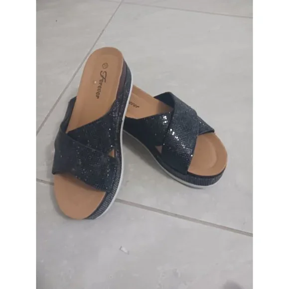 Sandals - Picture 1 of 2